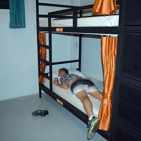 Revolution Siem Reap Albergue Exterior foto