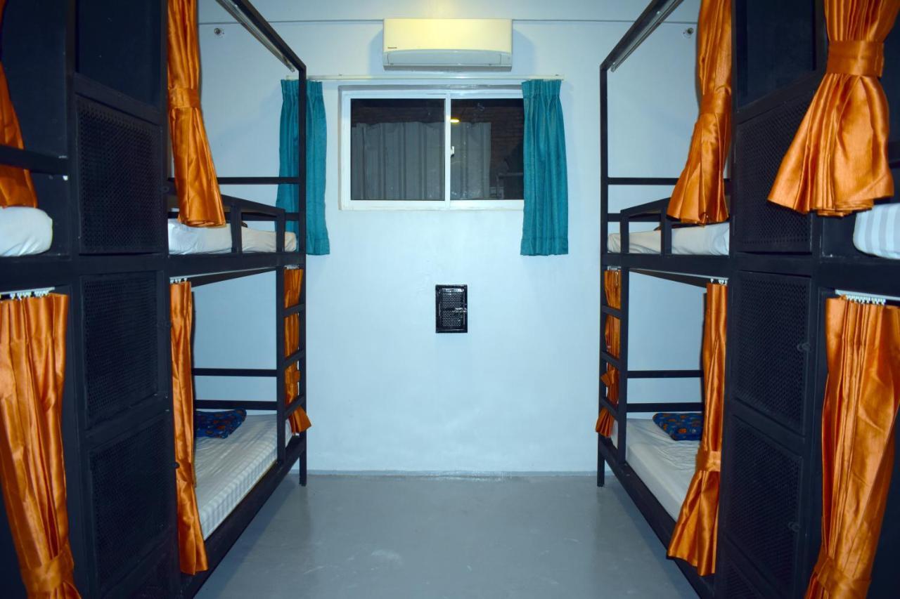 Revolution Siem Reap Albergue Exterior foto